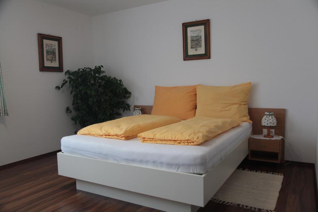 Pension Casa Topolino Wiener Neustadt Exteriör bild