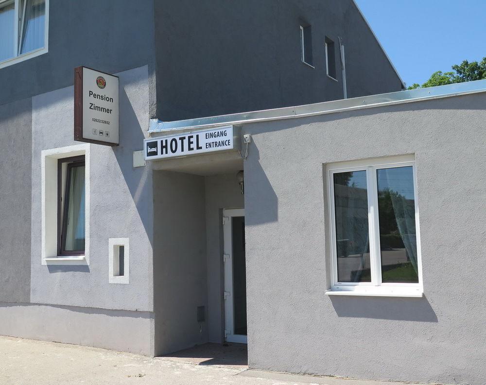 Pension Casa Topolino Wiener Neustadt Exteriör bild