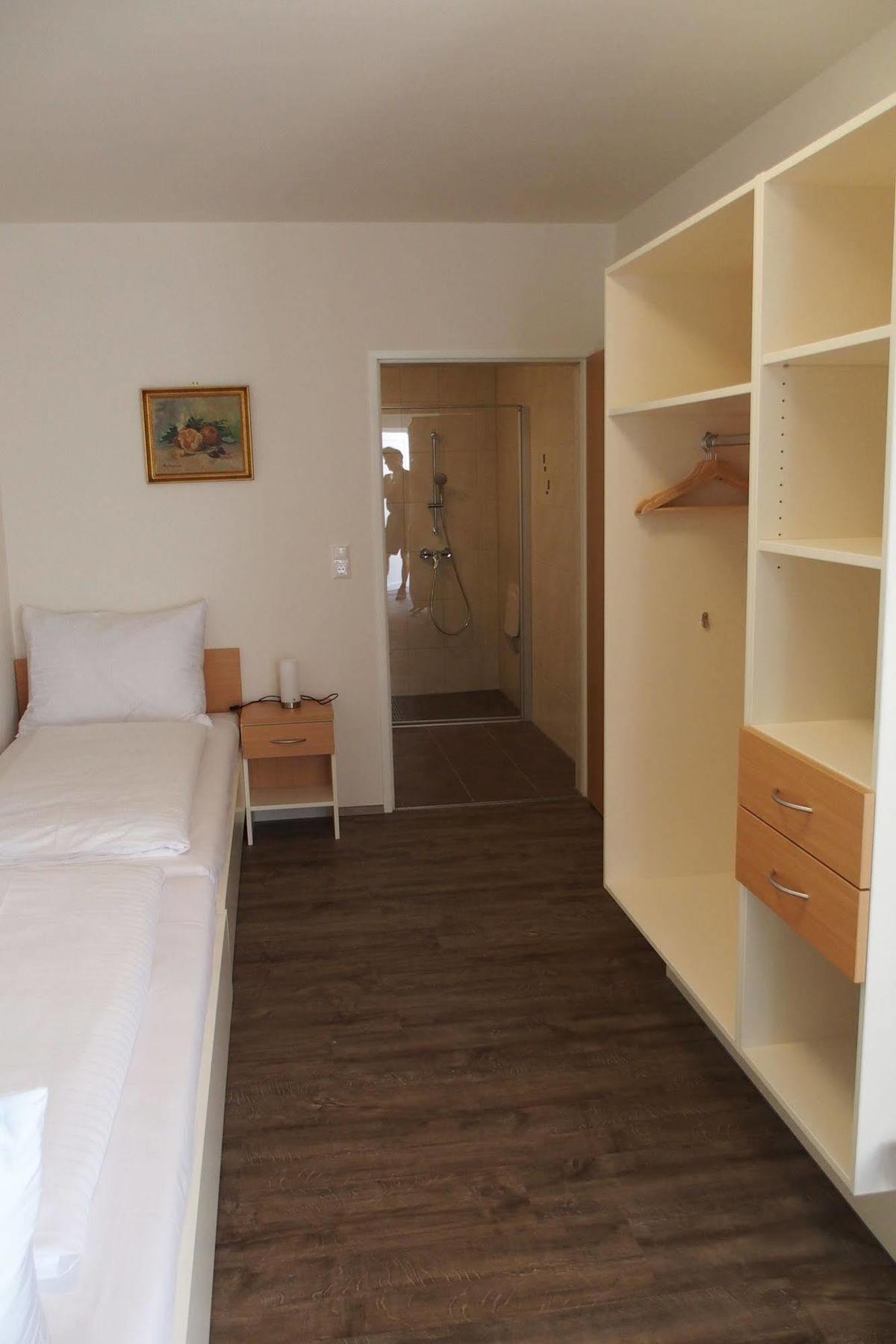 Pension Casa Topolino Wiener Neustadt Exteriör bild