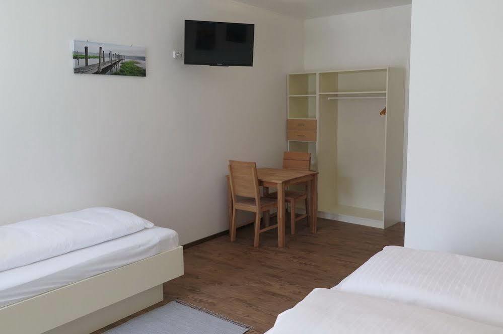 Pension Casa Topolino Wiener Neustadt Exteriör bild